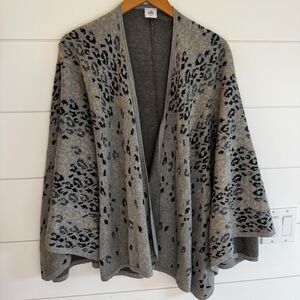 Cabi Gigi Gray Leopard Print Cape Poncho OS Cozy Spring Fall Winter Layer